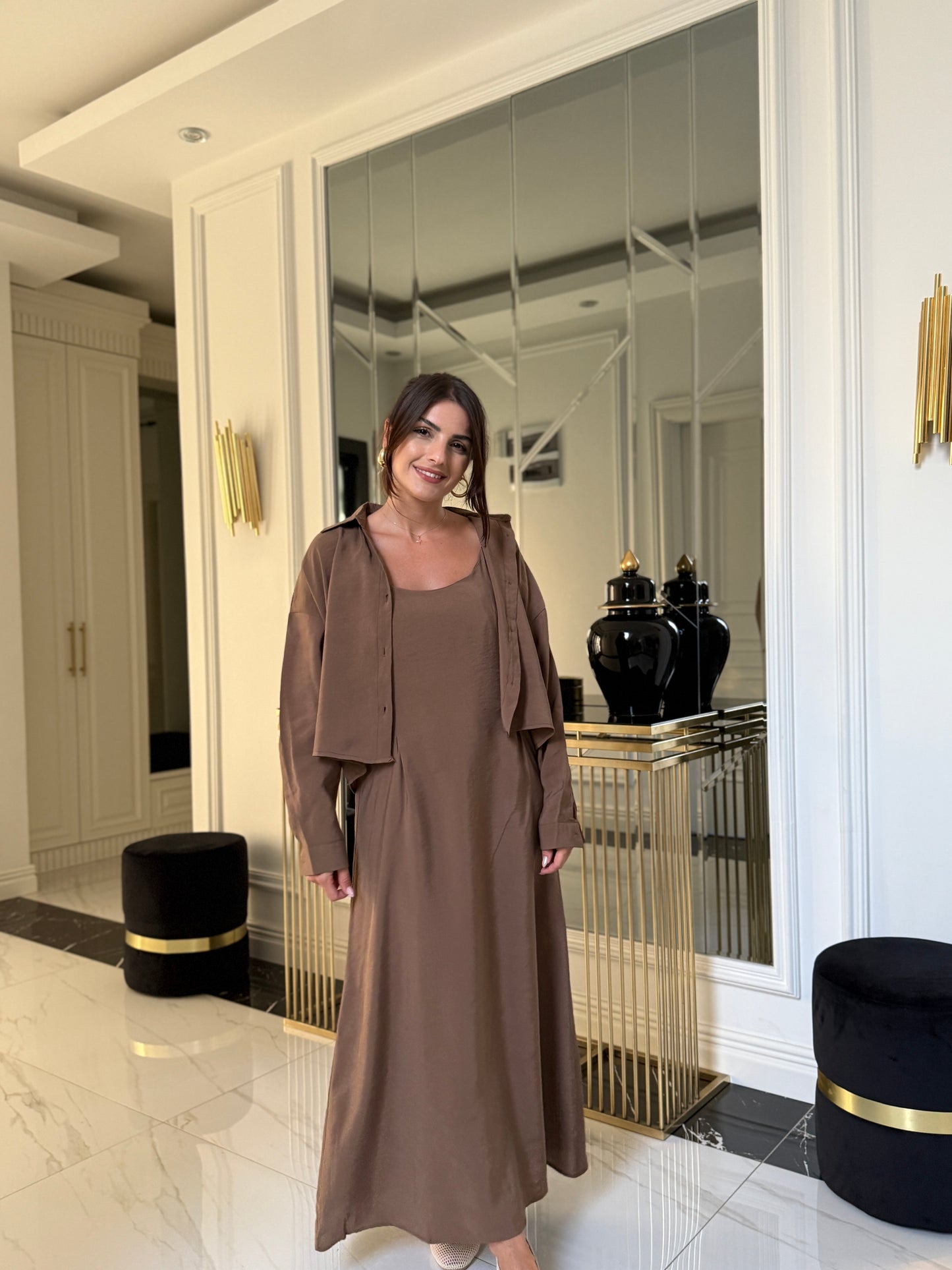 Kahve Askılı Elbise ve Crop Gömlek Takım