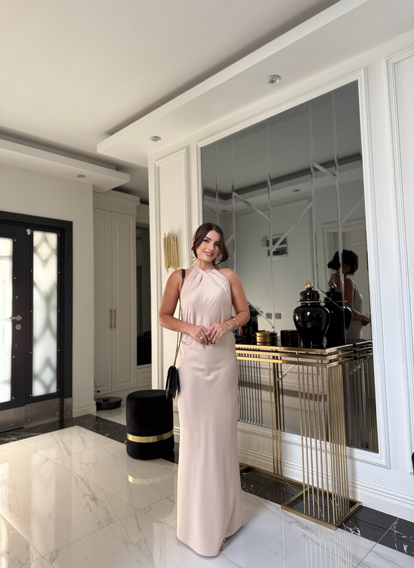 Taş Sırt Dekolteli Saten Astarlı Elbise