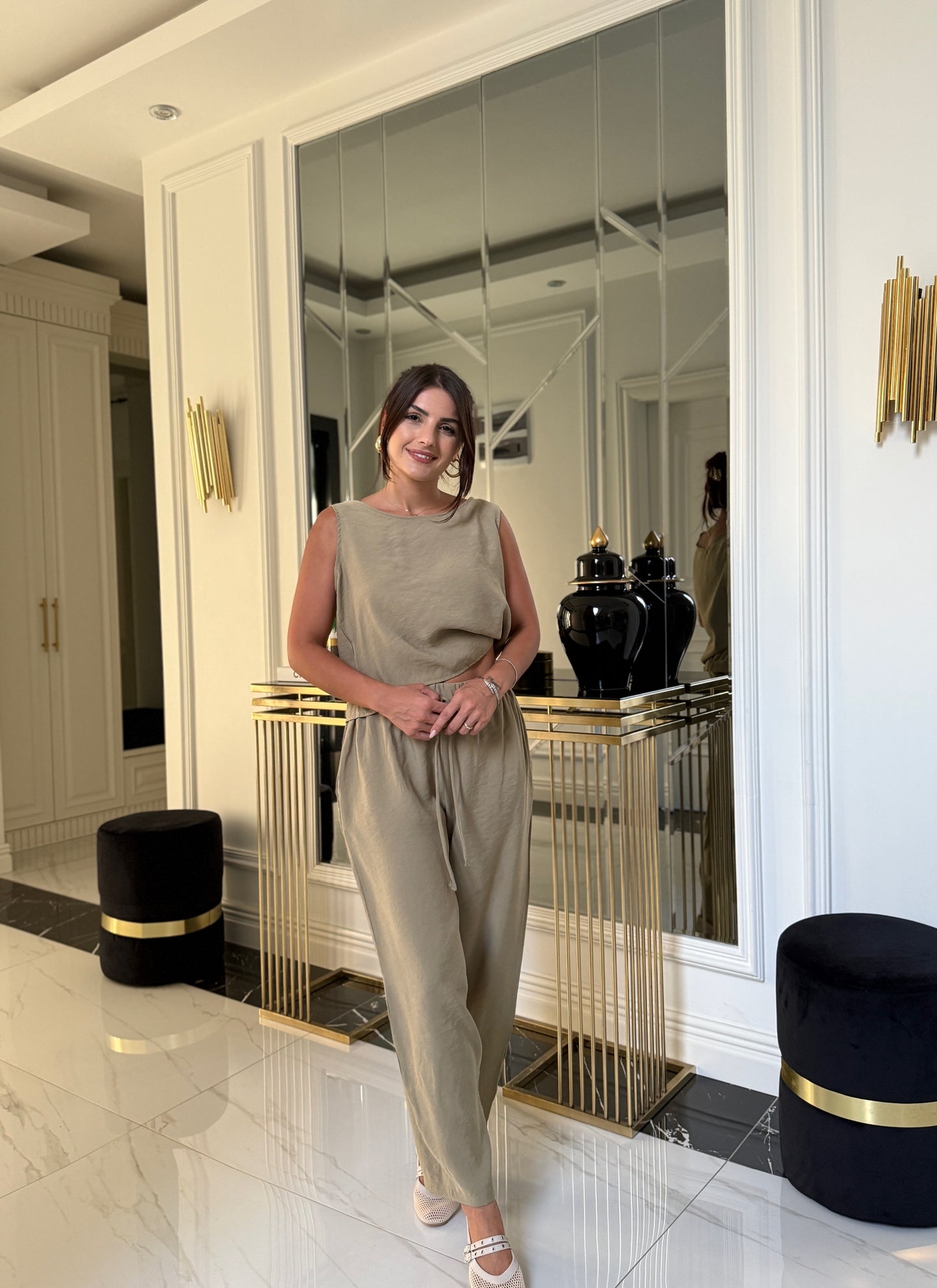 Yeşil Tensel Kolsuz Bluz Ve Pantolon Takım