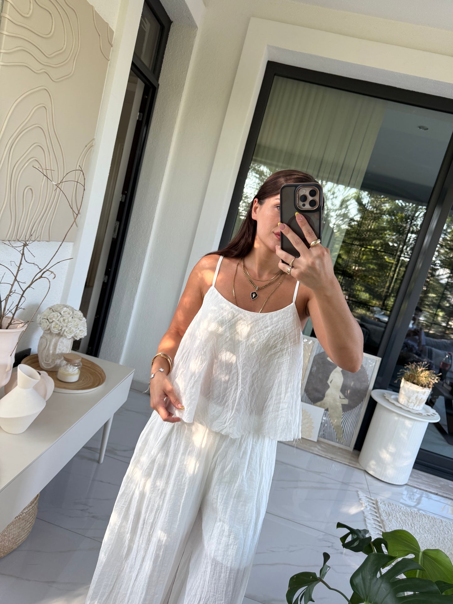 Beyaz Kırışık Askılı Bluz ve Pantolon Takım
