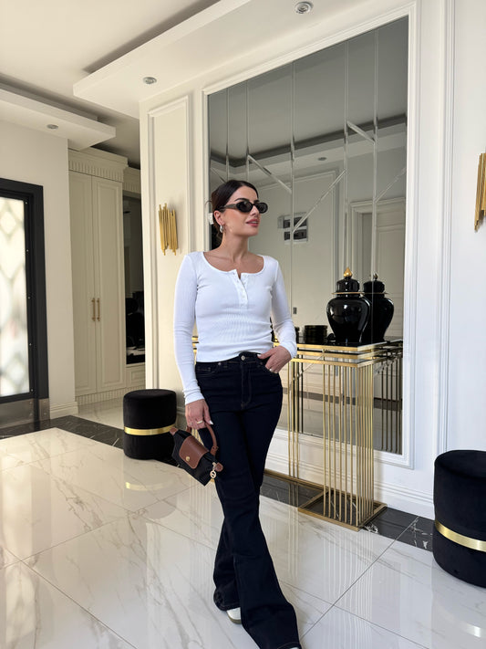 Beyaz Önden Düğmeli Body