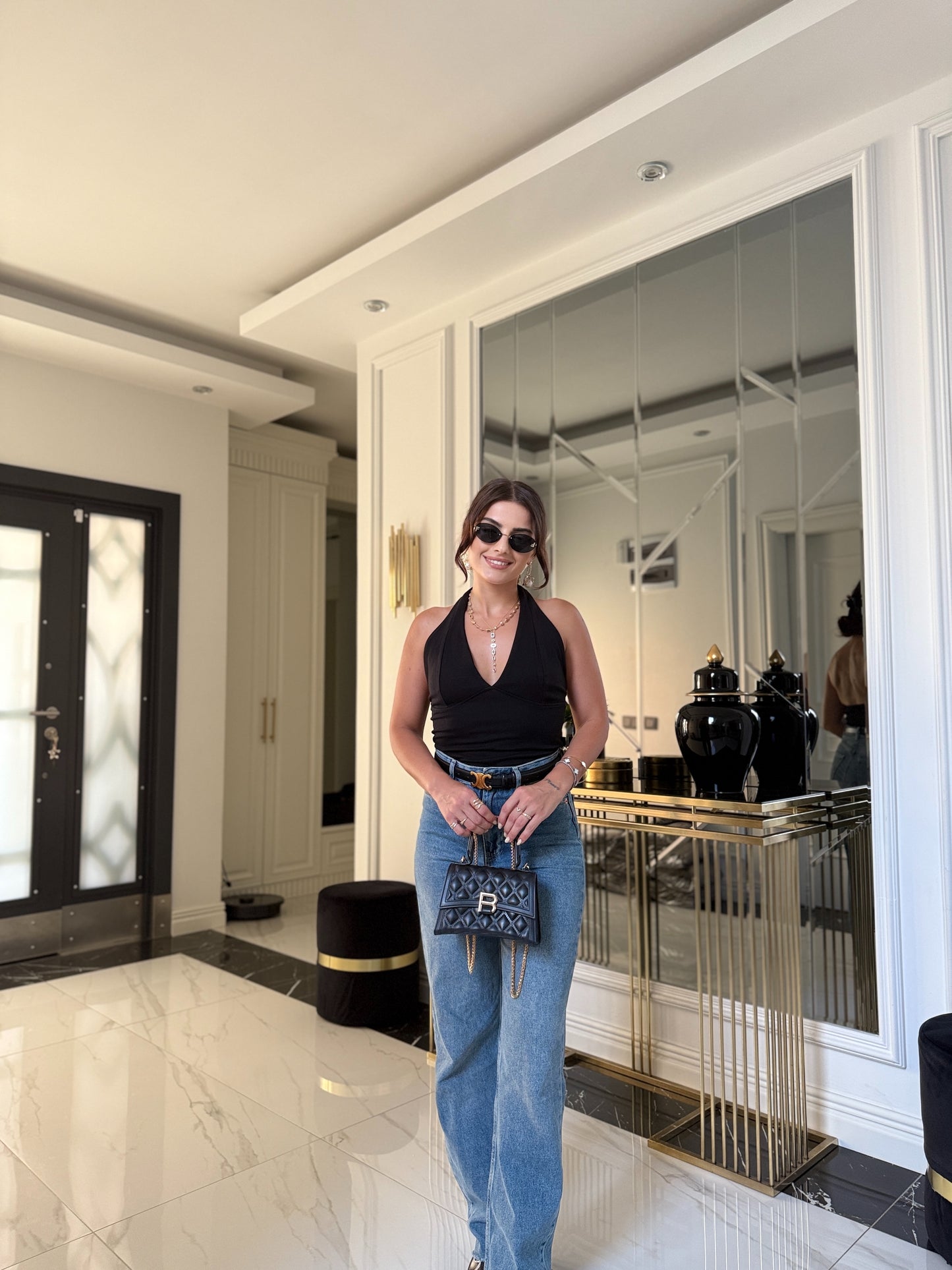 Siyah Boyundan Geçmeli Pamuklu Sırt Dekolteli Bluz