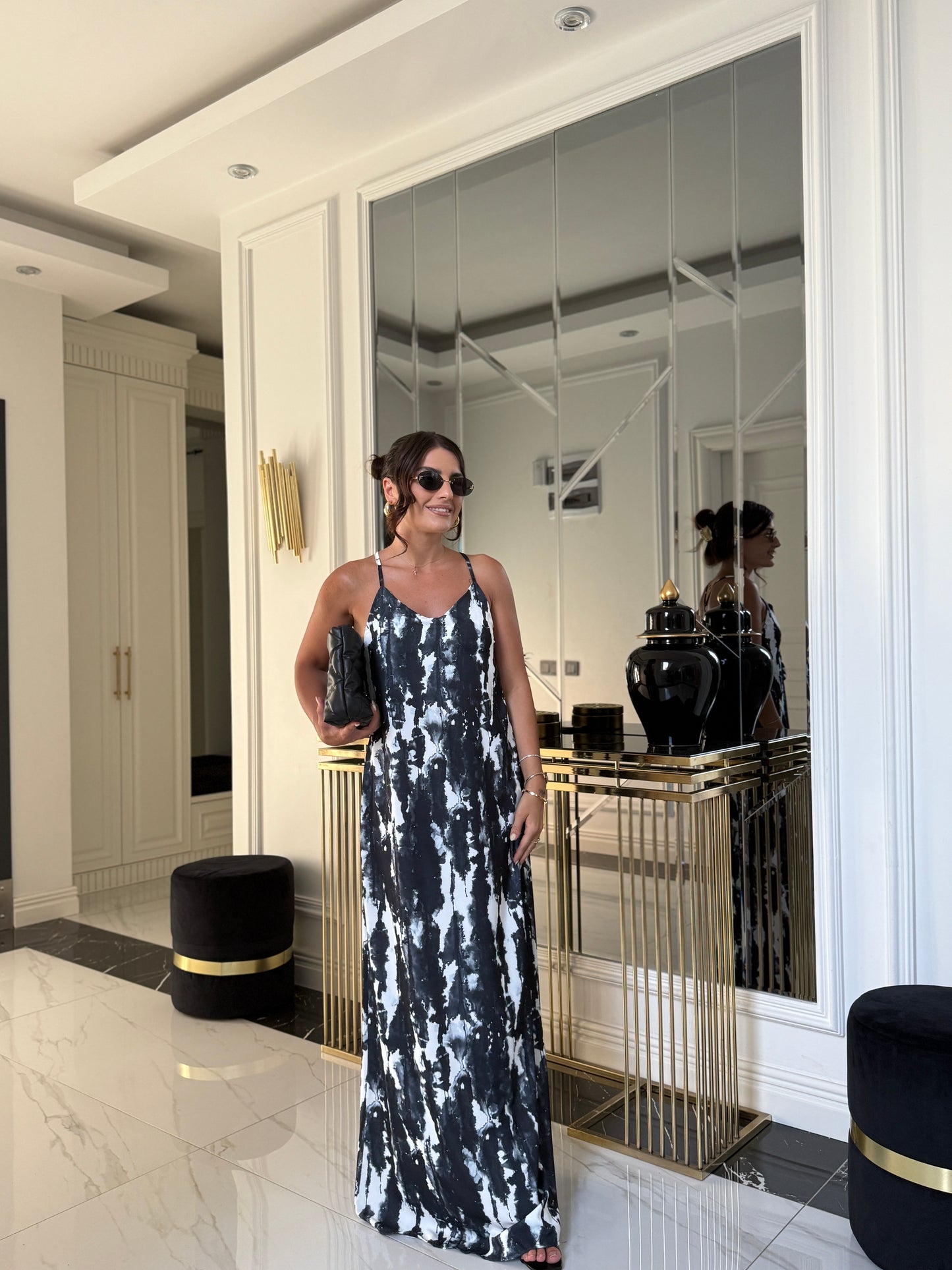 Siyah Batik Sırt Detaylı Elbise