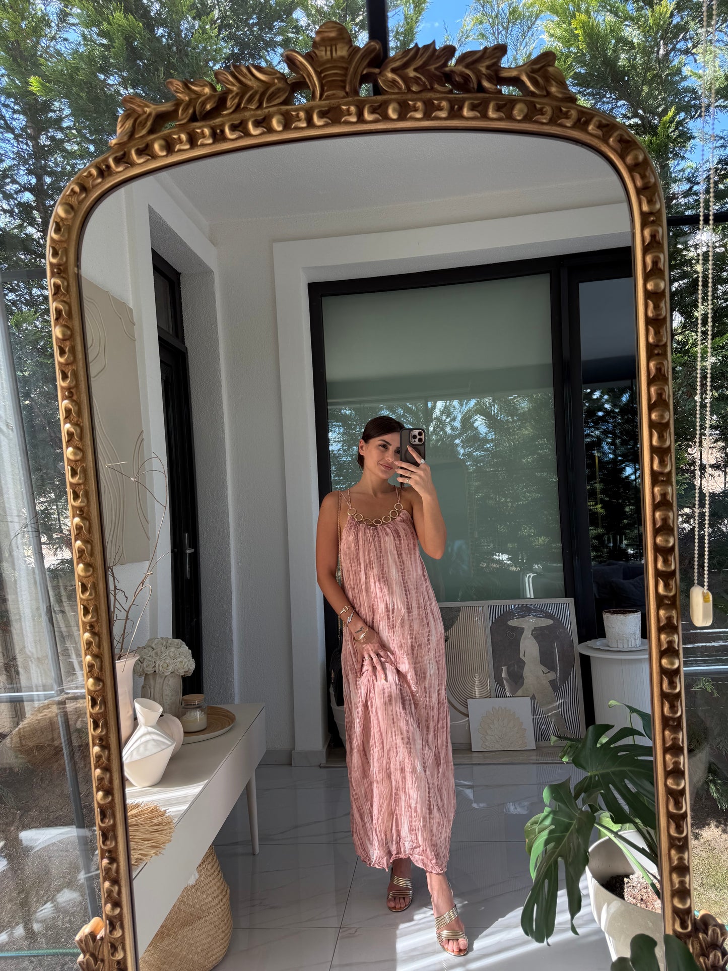 Pembe Gold Aksesuarlı Astarlı Şifon Elbise