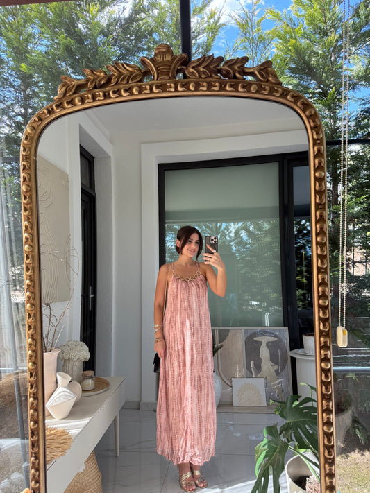 Pembe Gold Aksesuarlı Astarlı Şifon Elbise