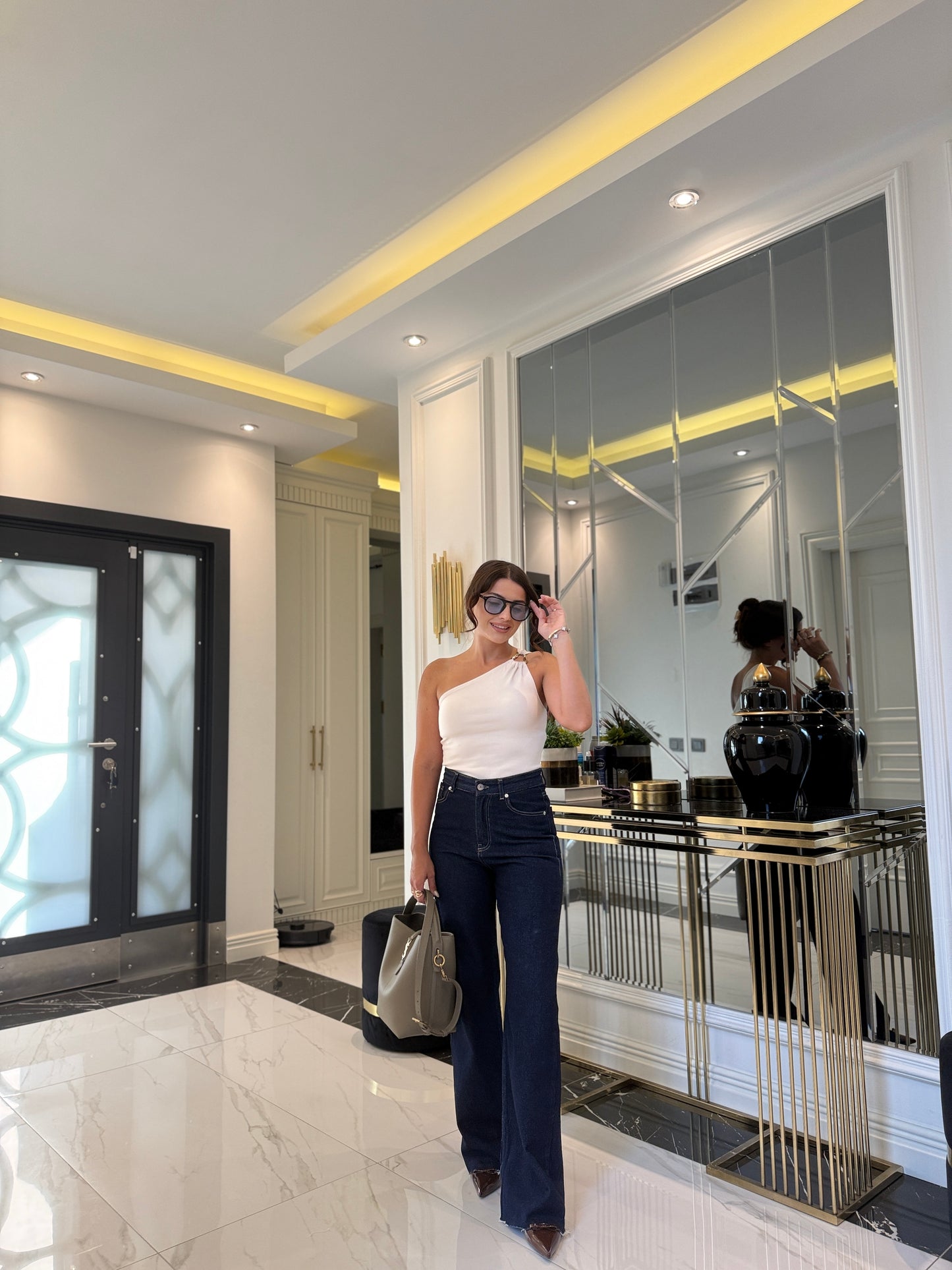 Ekru Gold Tokalı Tek Omuz Bluz