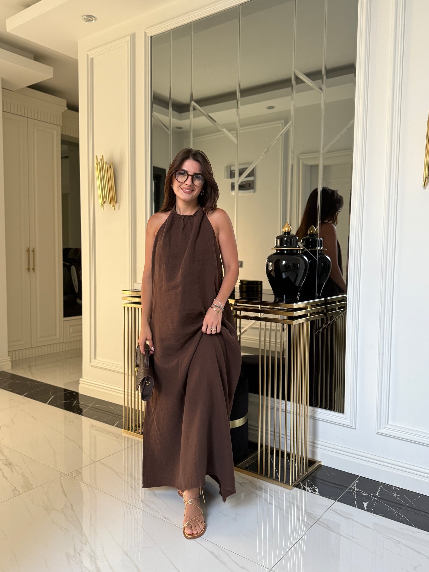 Kahve Sırt Dekolteli Müslin Astarlı Elbise