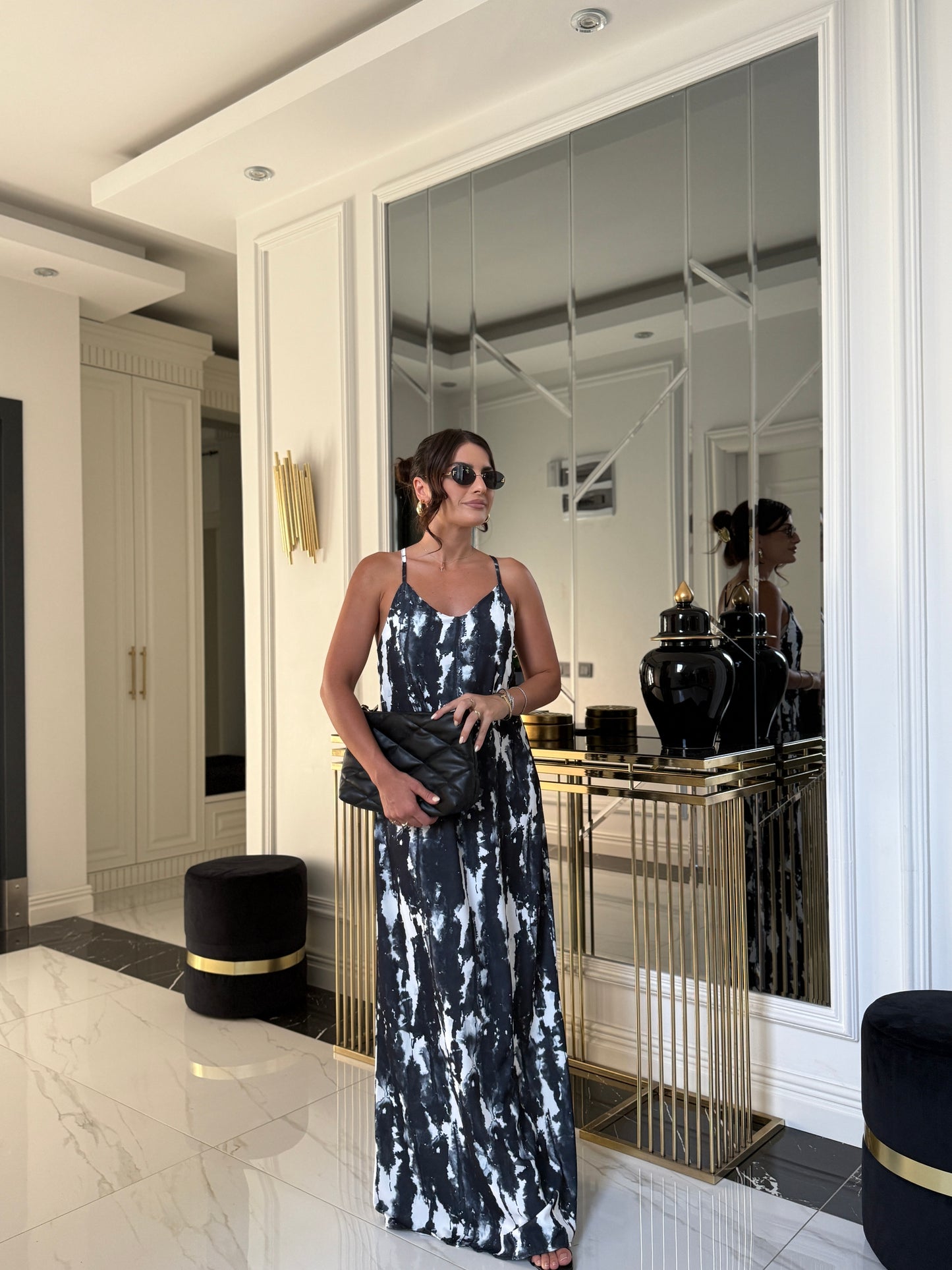Siyah Batik Sırt Detaylı Elbise
