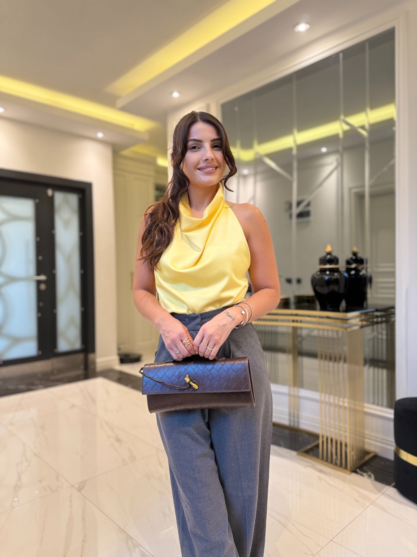 Sarı Sırt Dekolteli Bluz