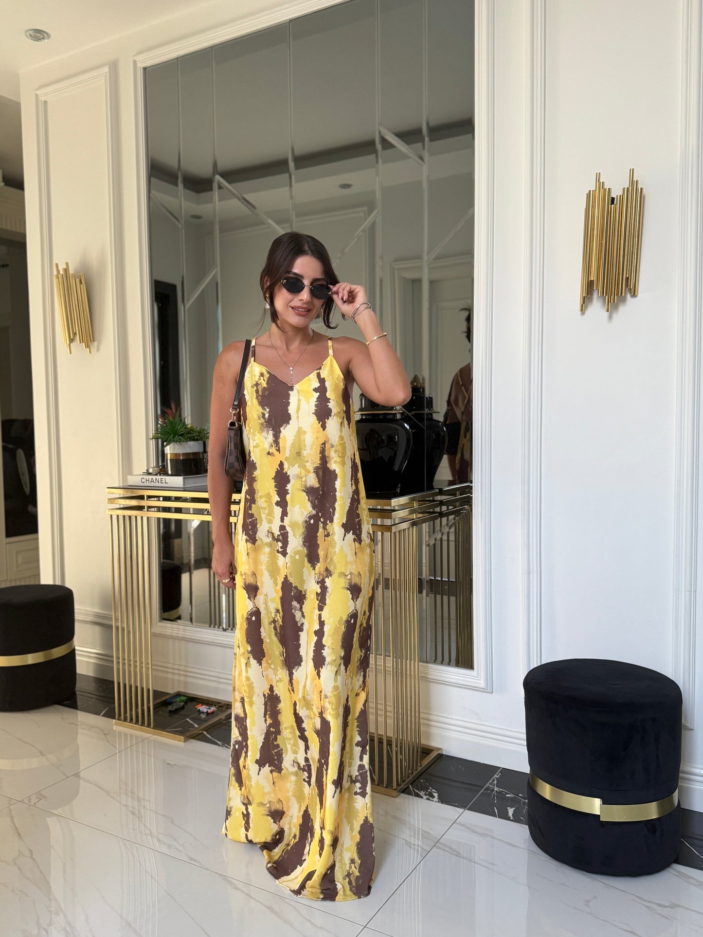 Kahve Sarı Batik Desen Çapraz Sırt Dekolteli Elbise