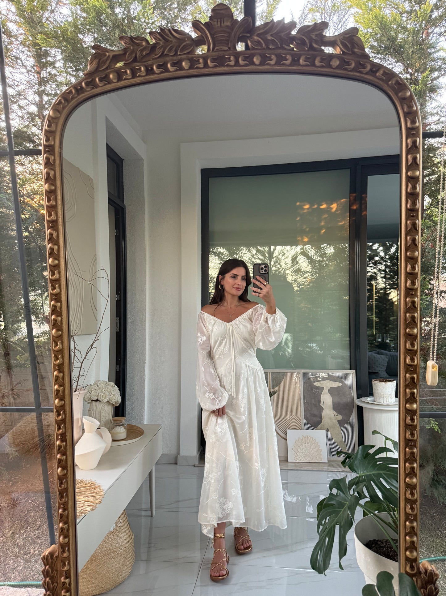 Premium Nakış İşlemeli Güpürlü Elbise