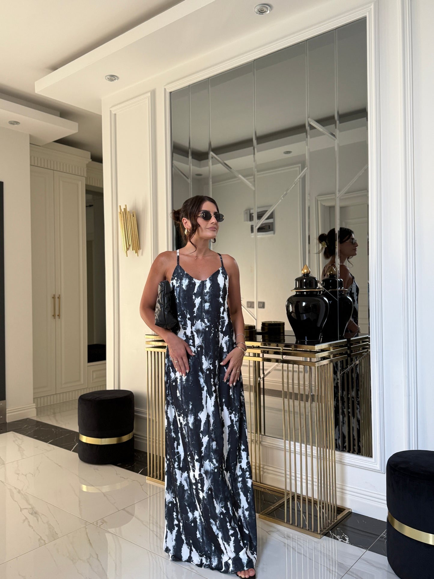 Siyah Batik Sırt Detaylı Elbise