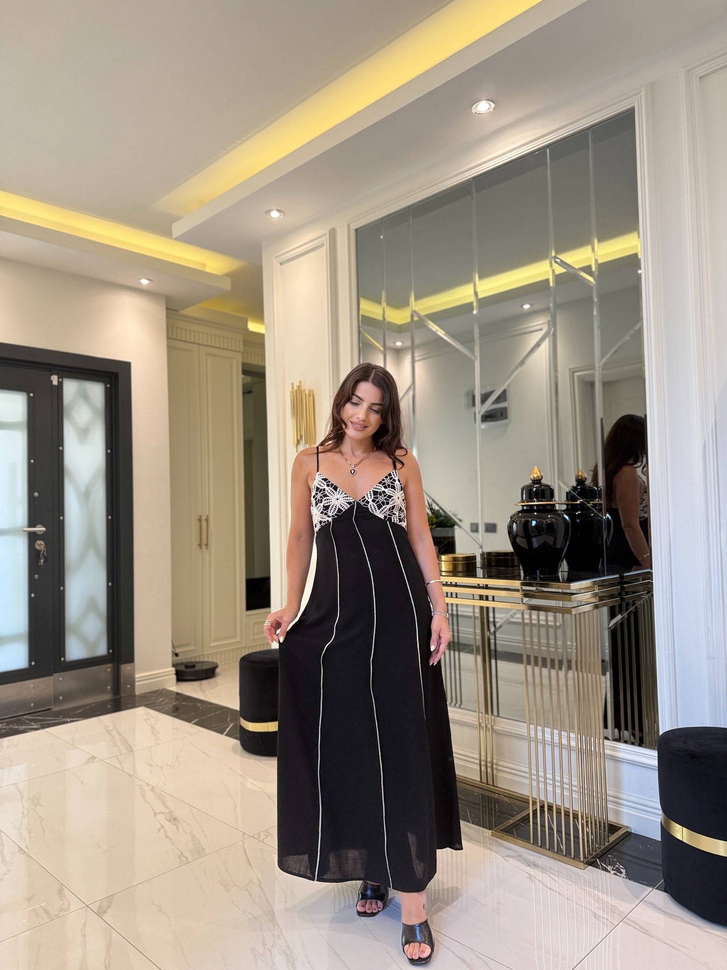 Zr Model Tığ İşlemeli Elbise