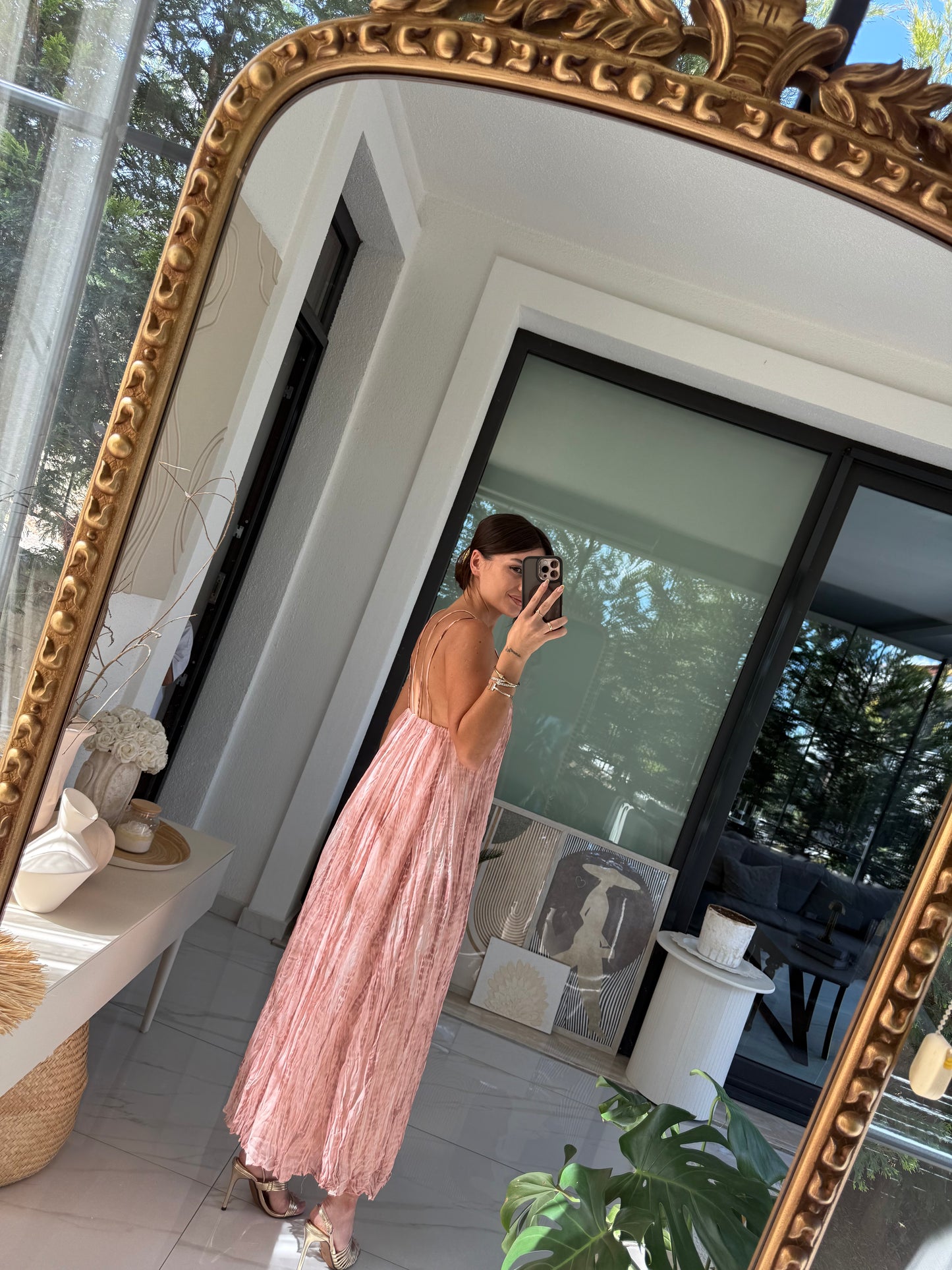 Pembe Gold Aksesuarlı Astarlı Şifon Elbise