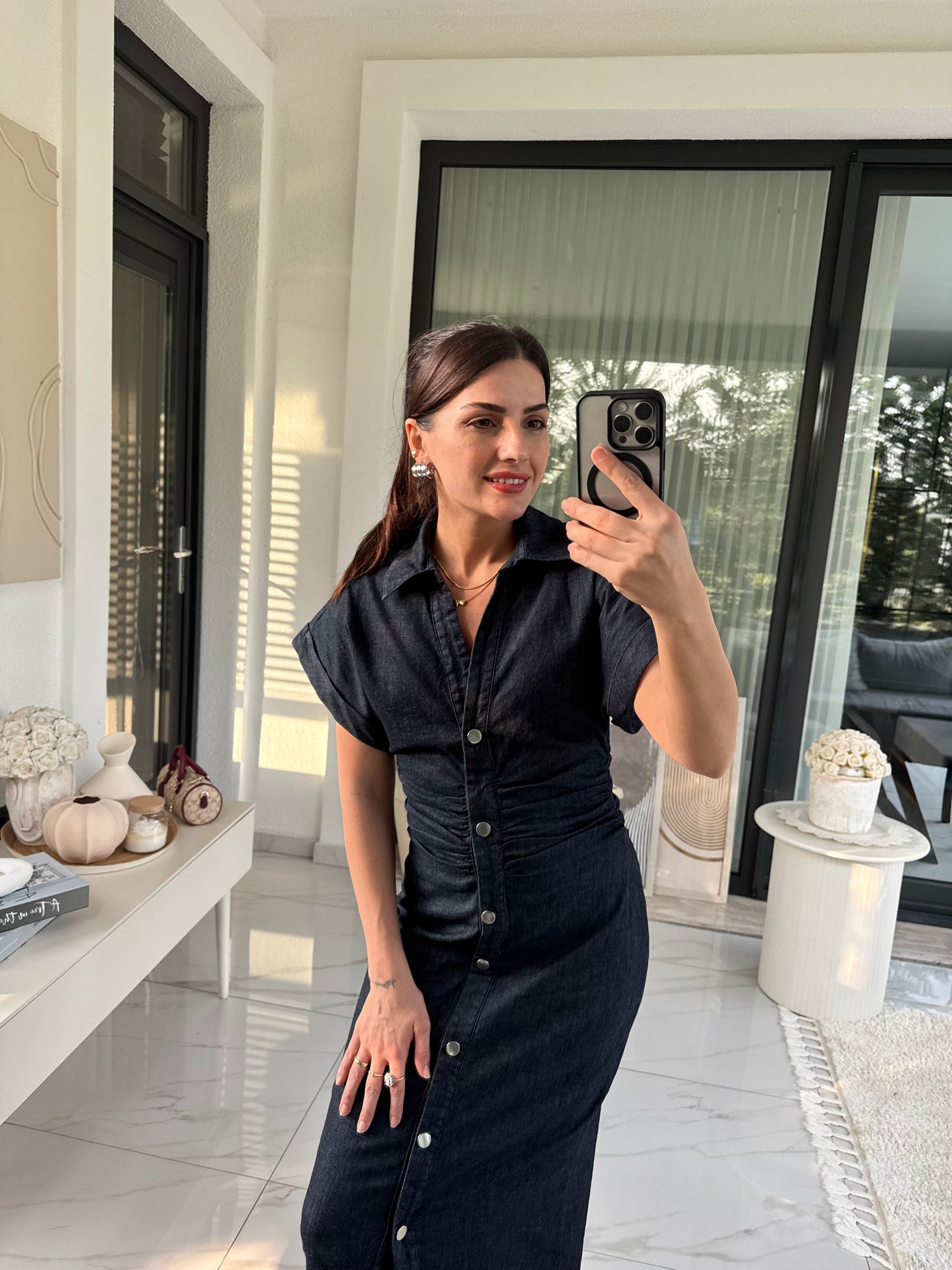 Belden Oturtmalı Düğmeli Denim Elbise