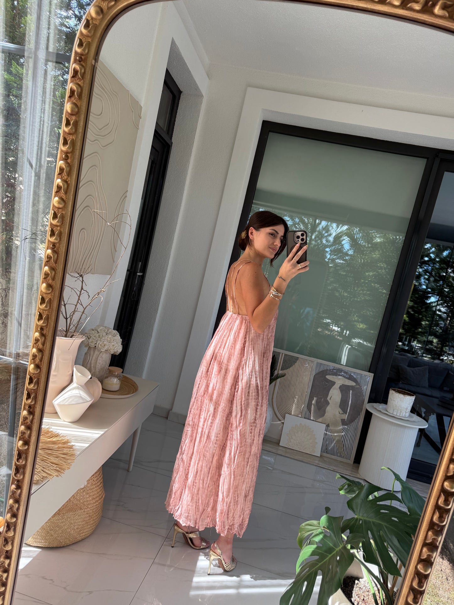 Pembe Gold Aksesuarlı Astarlı Şifon Elbise