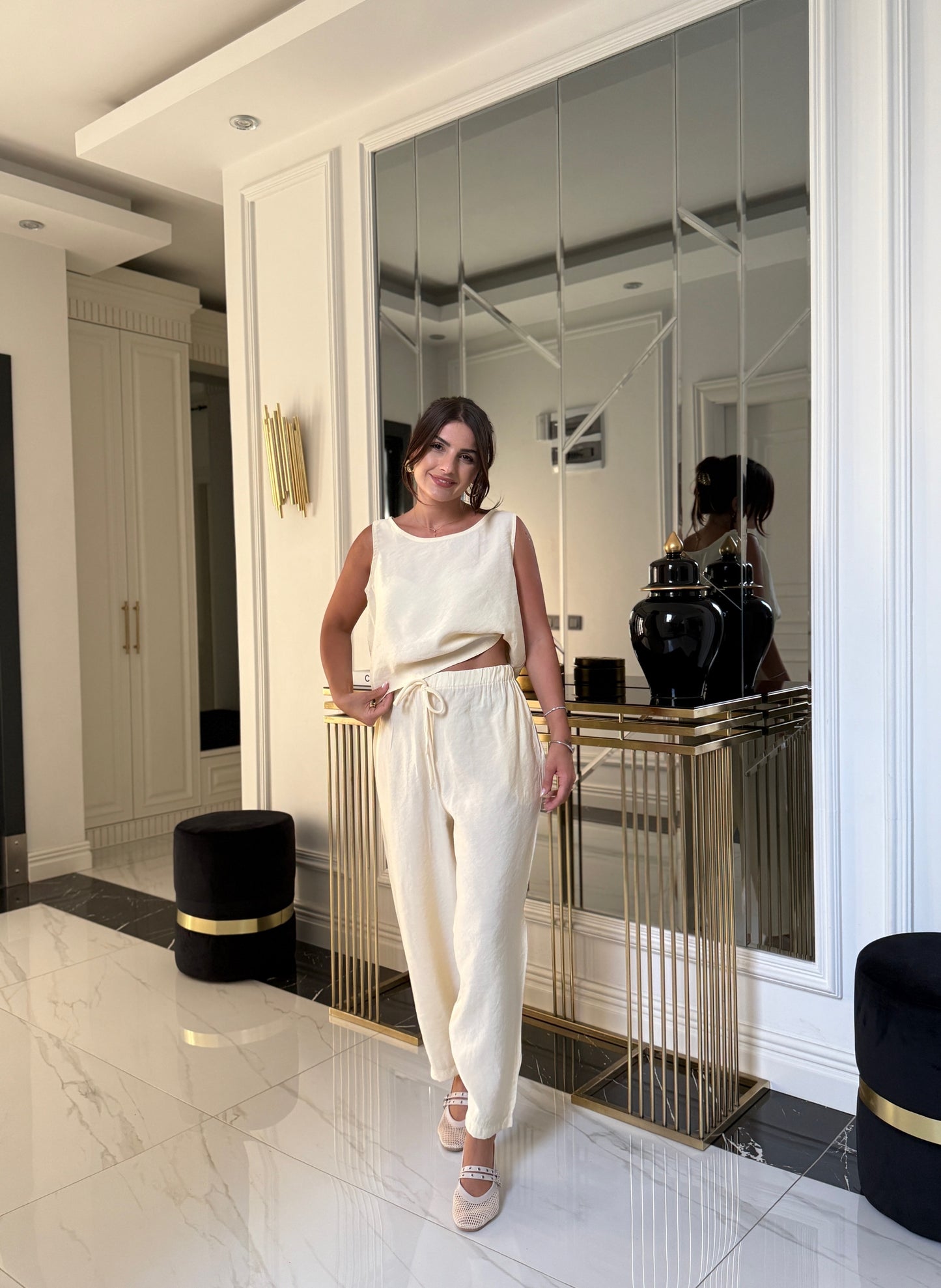 Açık Sarı Tensel Kolsuz Bluz Ve Pantolon Takım