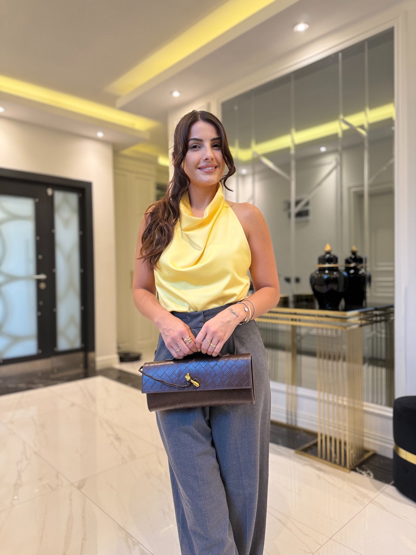 Sarı Sırt Dekolteli Bluz