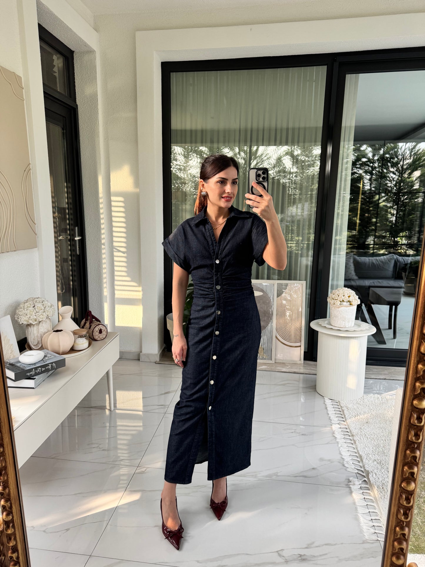 Belden Oturtmalı Düğmeli Denim Elbise