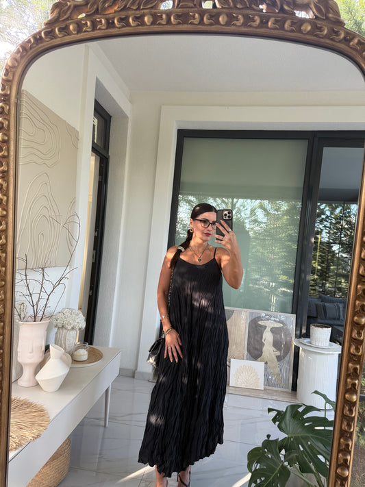 Premium Siyah Kırışık Astarlı Askılı Elbise