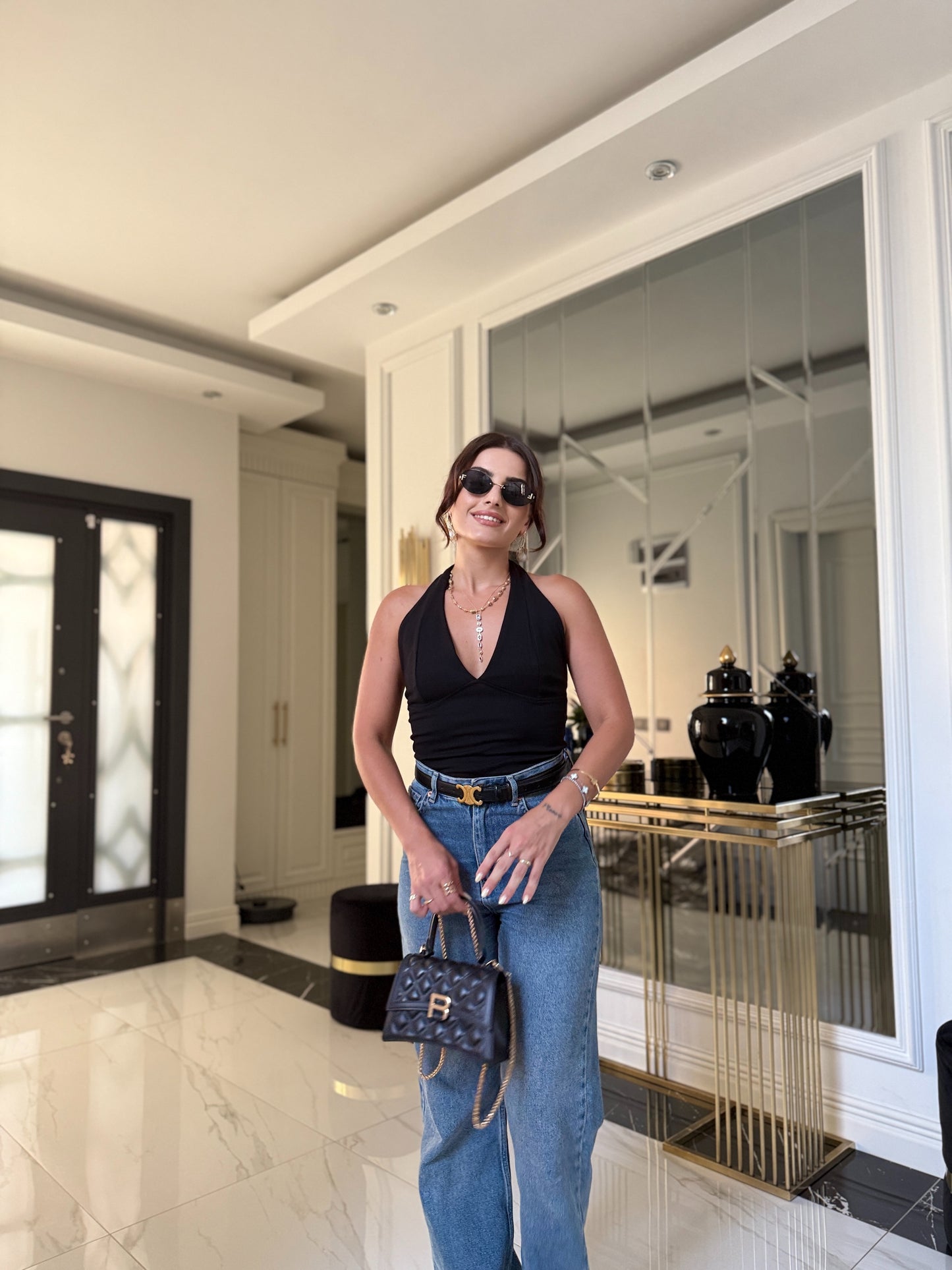 Siyah Boyundan Geçmeli Pamuklu Sırt Dekolteli Bluz