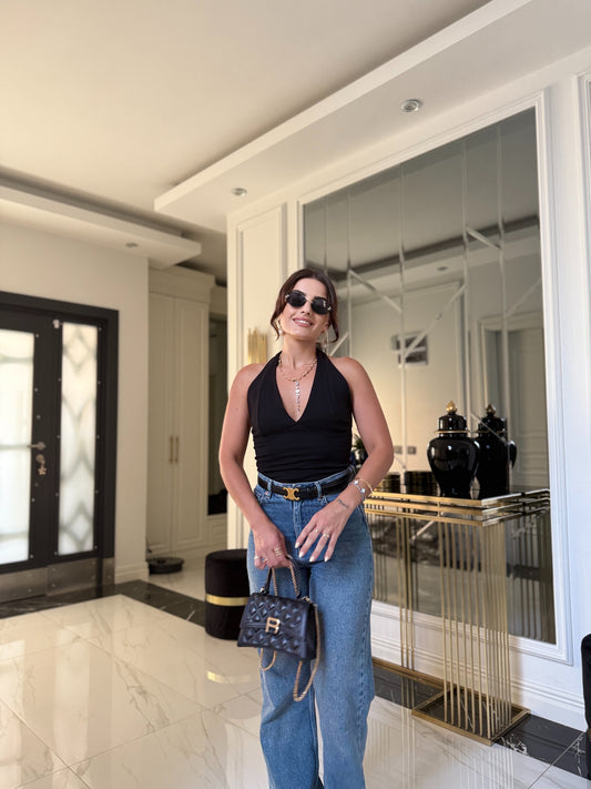 Siyah Boyundan Geçmeli Pamuklu Sırt Dekolteli Bluz