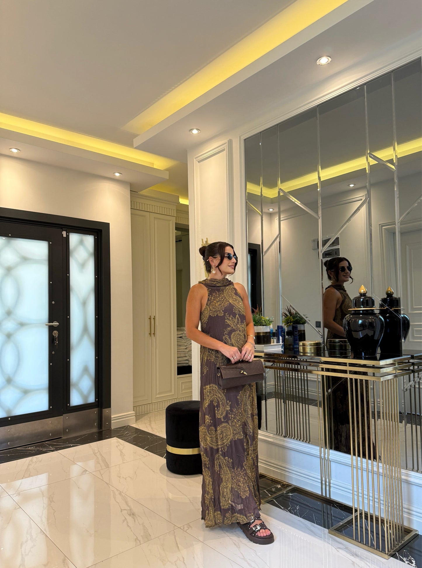 Kahve Gold Desenli Astarlı Şifon Elbise