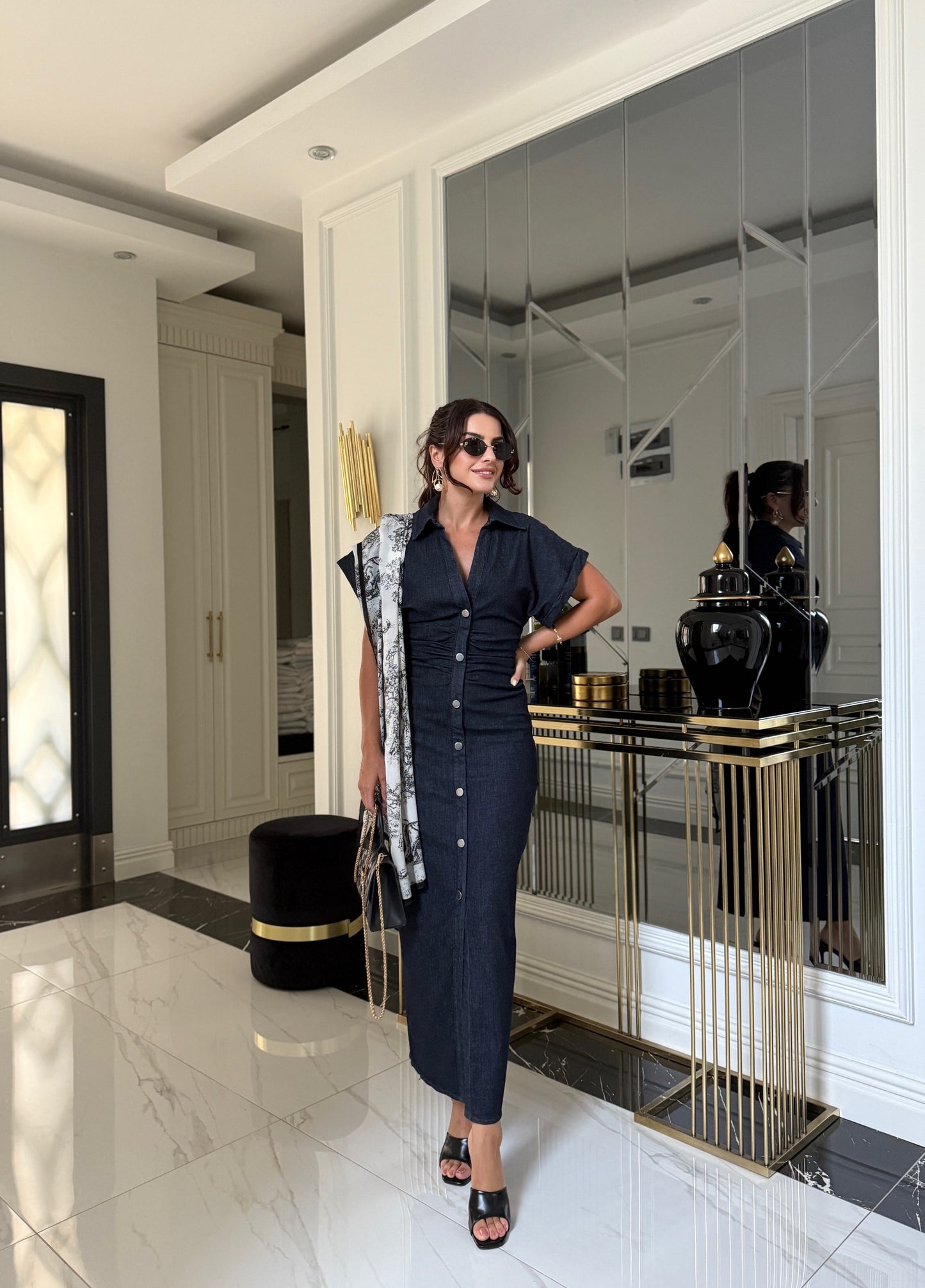 Belden Oturtmalı Düğmeli Denim Elbise