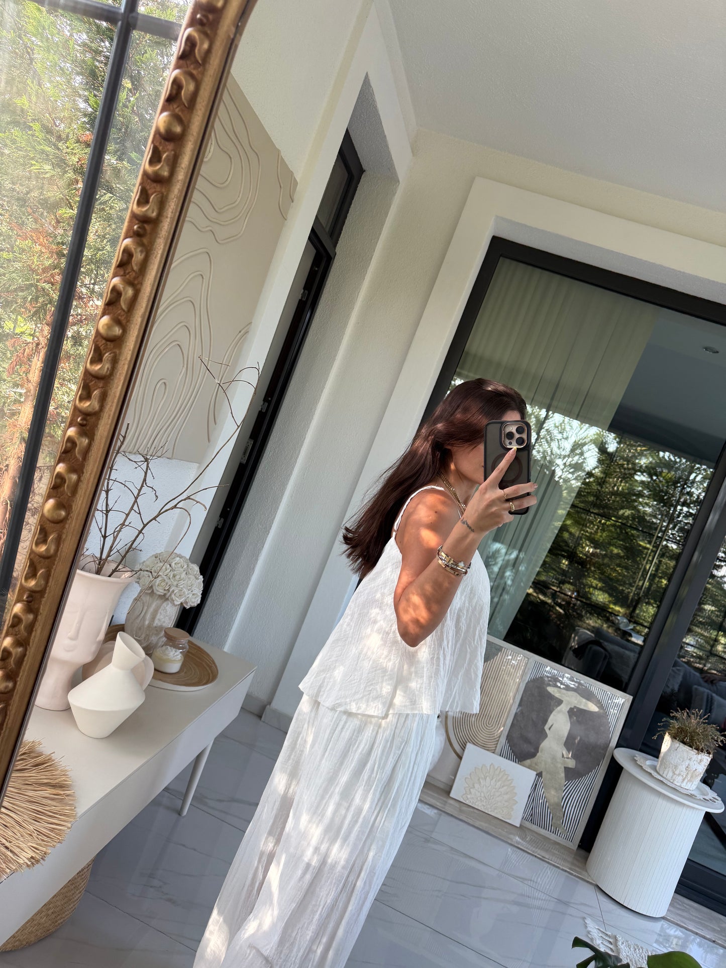 Beyaz Kırışık Askılı Bluz ve Pantolon Takım