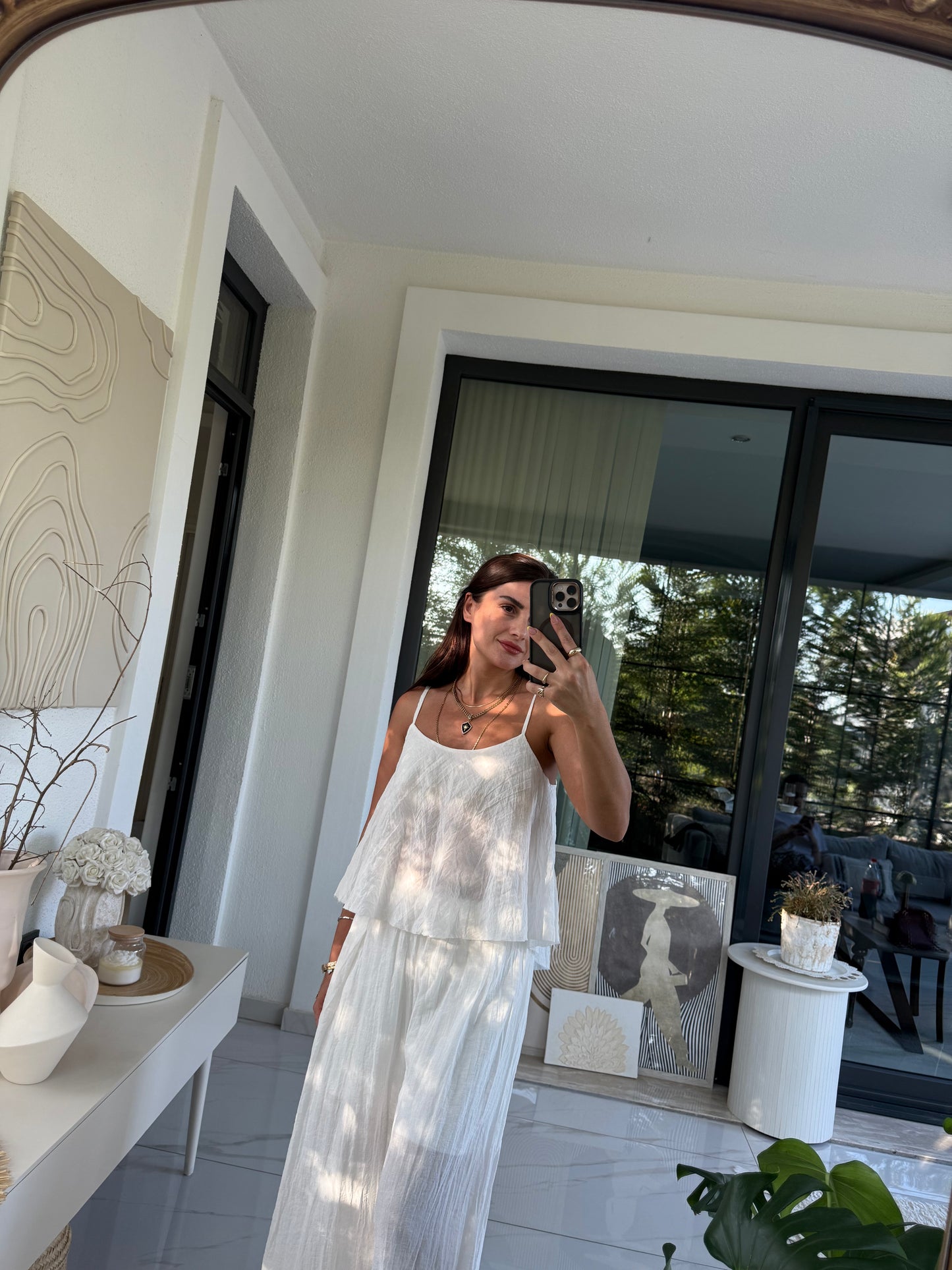 Beyaz Kırışık Askılı Bluz ve Pantolon Takım