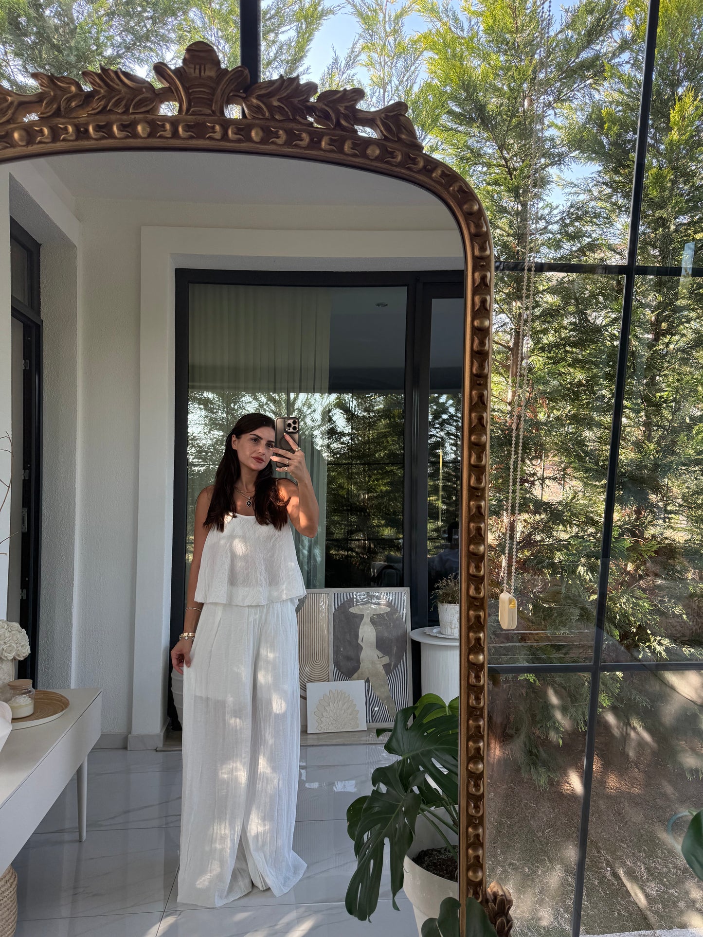 Beyaz Kırışık Askılı Bluz ve Pantolon Takım